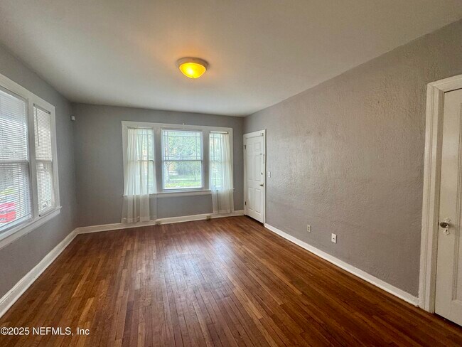 Building Photo - 2506 Park St