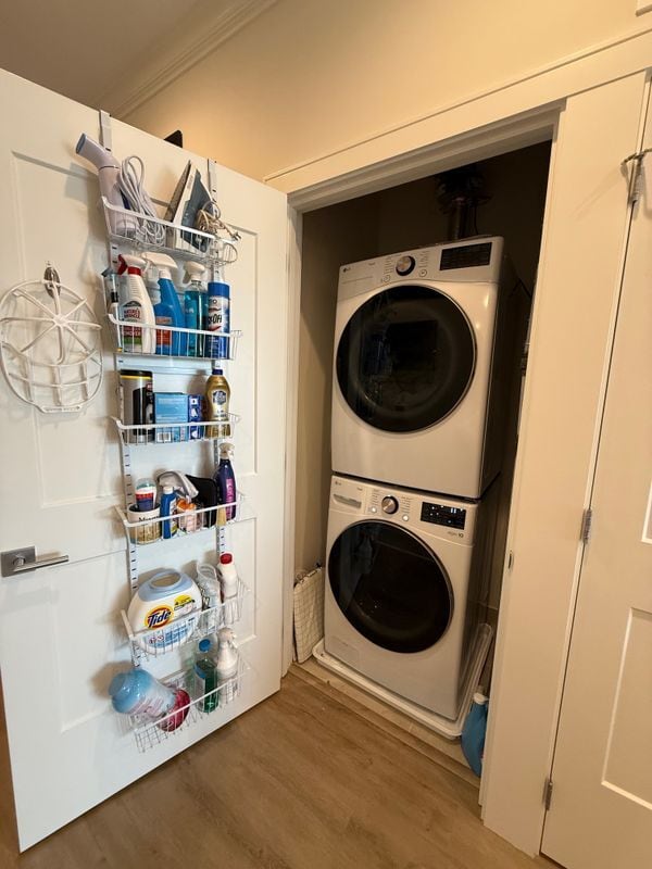 Building Photo - 835 Lake St