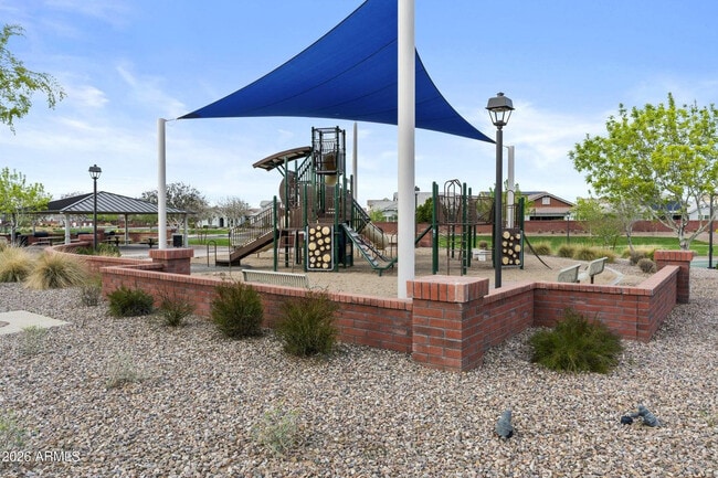 Building Photo - 4451 E Bernice St