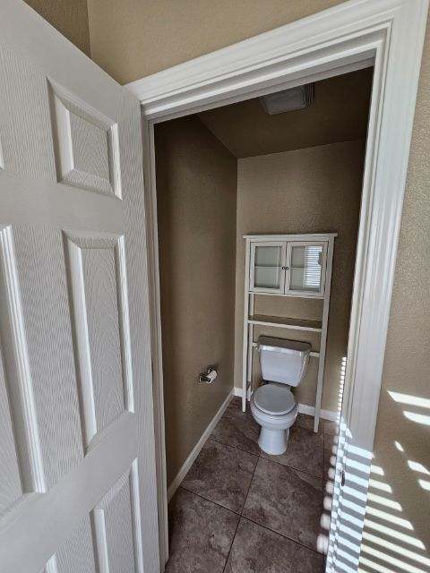 Building Photo - 5620 Bloom Dr