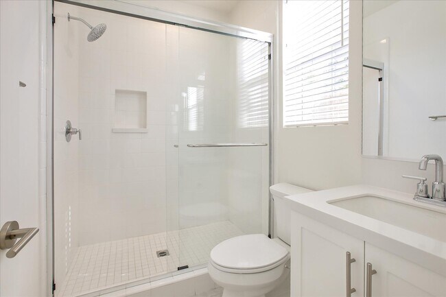 Building Photo - 28 Hideaway Loop