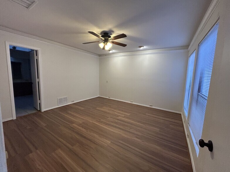 Building Photo - 16412 Lauder Ln
