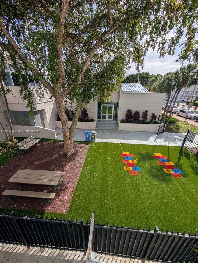 Building Photo - 631 Jefferson Ave