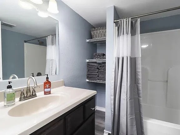 Building Photo - 11351 NW 80 Ave