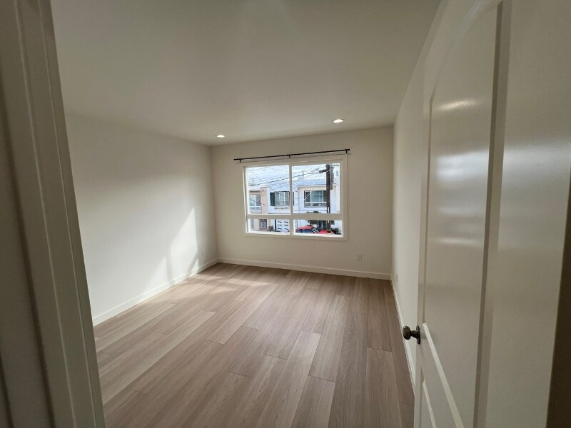 Building Photo - 10 Pueblo St