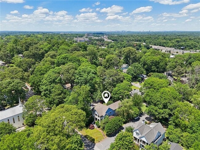 Building Photo - 411 Deering Rd NW