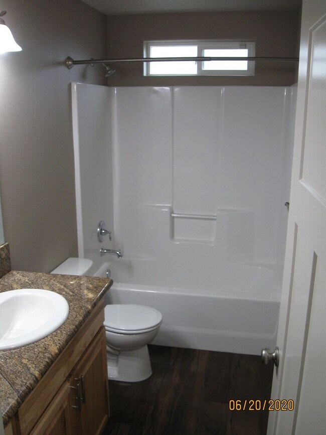 Building Photo - Must See 3 Bedroom with Fenced Yard!