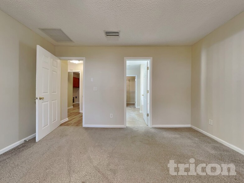 Building Photo - 7134 Beekman Lake Dr