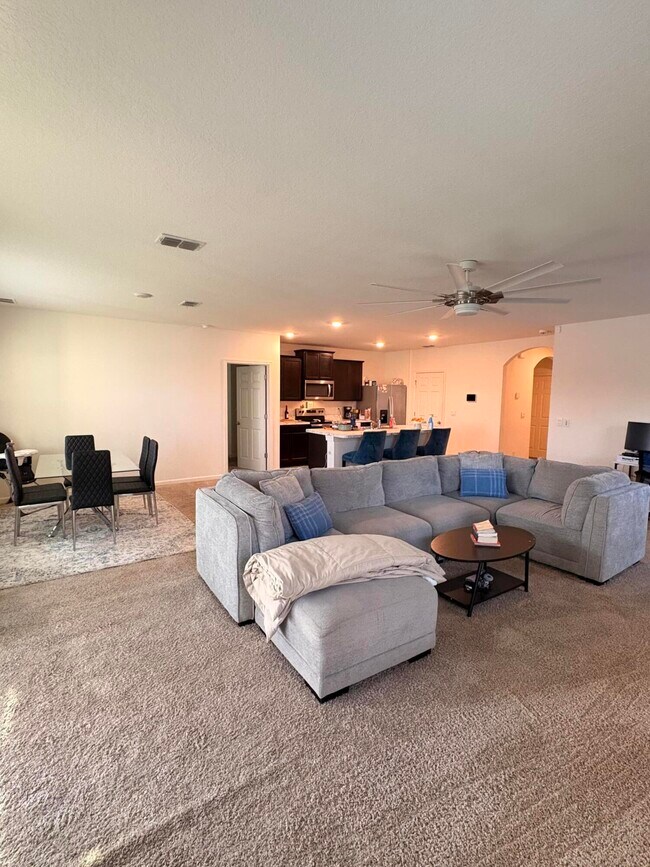 Building Photo - 5619 Delight Dr