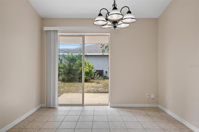 Building Photo - 83 Lynbrook Dr