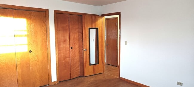 Building Photo - 2412 N 76th Ave