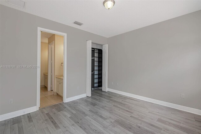 Building Photo - 3320 NW 84th Way