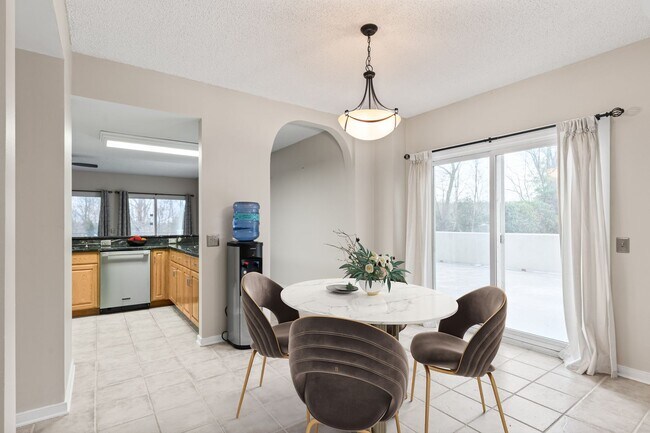 Building Photo - Rare Waterfront Condo in Anchor Point – 3B...