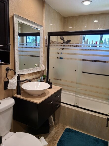 Building Photo - 644 E Birch St