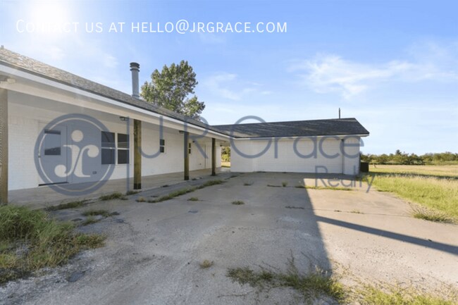 Building Photo - 740 N League Ranch Rd