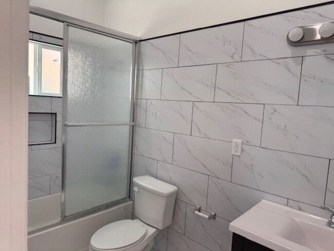 Building Photo - Two Bedroom Two Bath ADU
