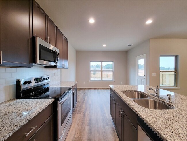 Building Photo - 942 Amesbury Ct