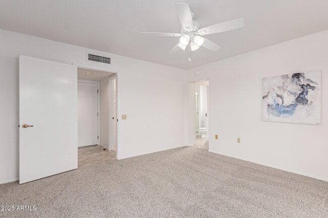 Building Photo - 14638 W Antelope Dr