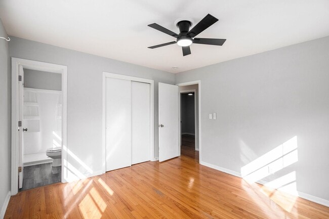 Building Photo - Move in special!! Beautiful 3BR/2BA w/ Garage & Fenced Yard