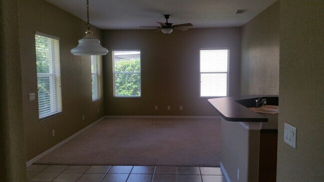 Building Photo - 350 Lake Amberleigh Dr