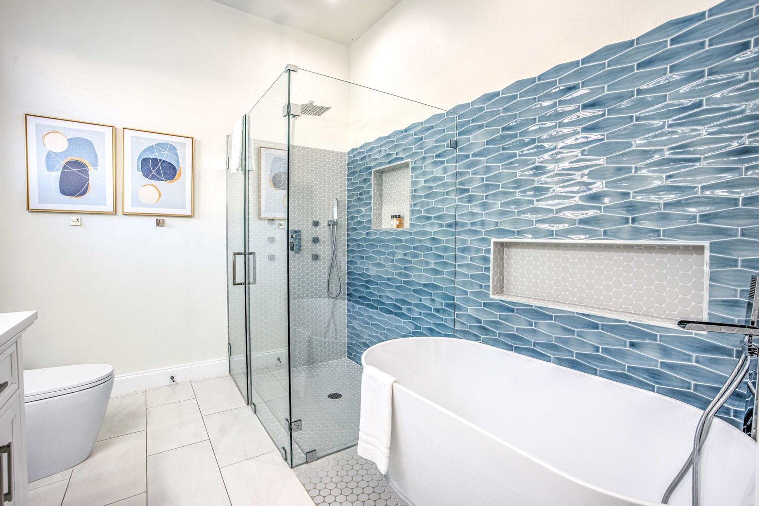 Building Photo - 685 107th Ave N