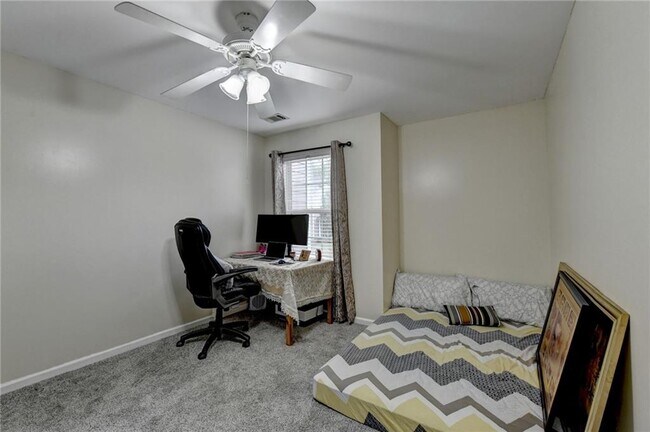 Building Photo - 2602 Pierce Brennen Ct NE