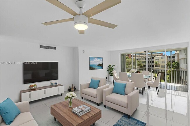 Building Photo - 1690 NE 191st St