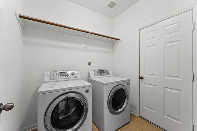 Building Photo - 1246 Glenwood Canyon Ln