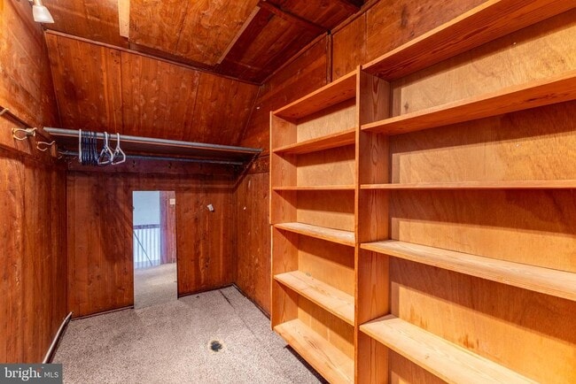 Building Photo - 2216 Georges Ln