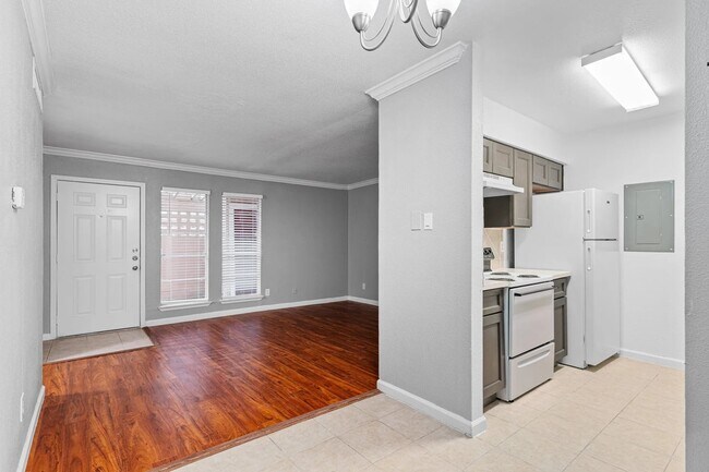 Building Photo - Don’t Miss Out | Inquire for Current Move-...