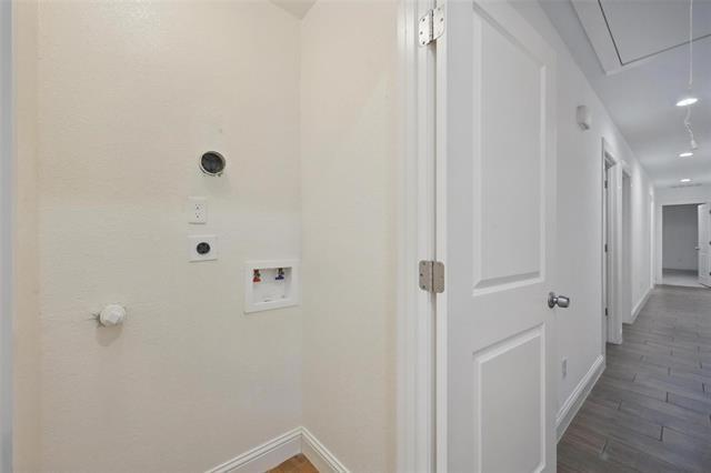 Building Photo - 607 E Carter St