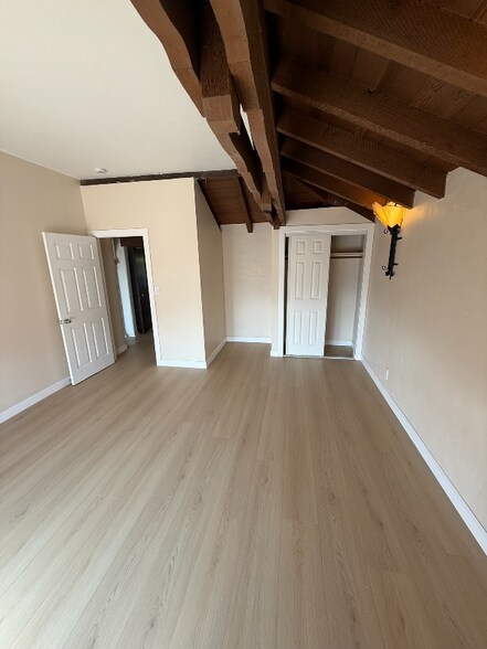 Building Photo - 1700 Le Roy Ave