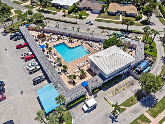 Building Photo - 2151 NE 68th St