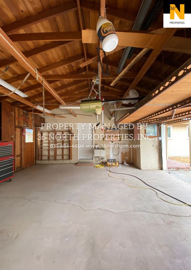Building Photo - Carmel Valley Dreams