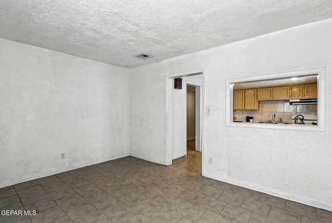 Building Photo - 5912 Cleveland Ave