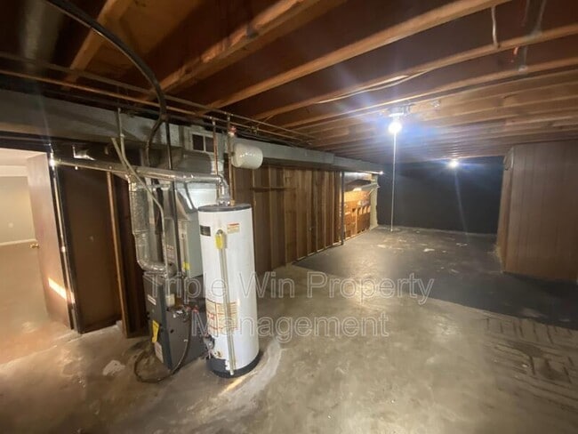Building Photo - 14655 Fox Manor Dr