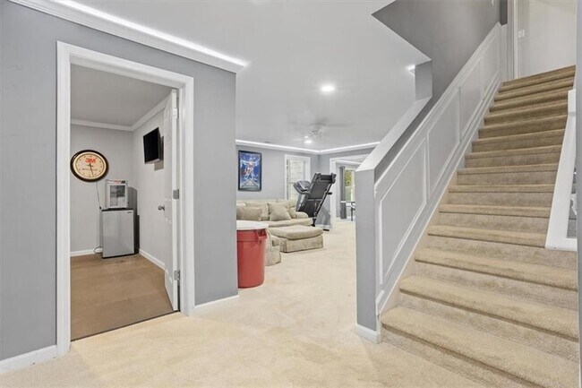 Building Photo - 821 Tramore Ct