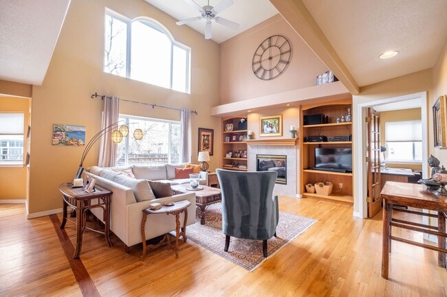 Building Photo - Gorgeous 6 bed 3.5 bath home located in Longmont, CO!