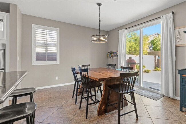 Building Photo - 3 bedroom Home in Summerlin with a Large B...