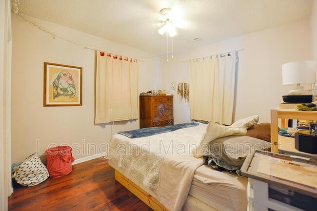 Building Photo - 146 Line St