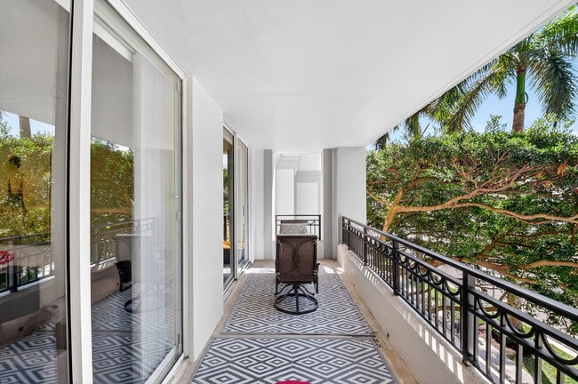 Building Photo - 550 Okeechobee Blvd