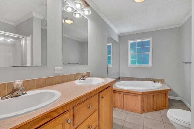 Building Photo - 3 Bed/2 Bath House in West Jefferson!