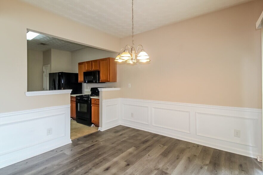 Building Photo - 411 Pondweed Dr