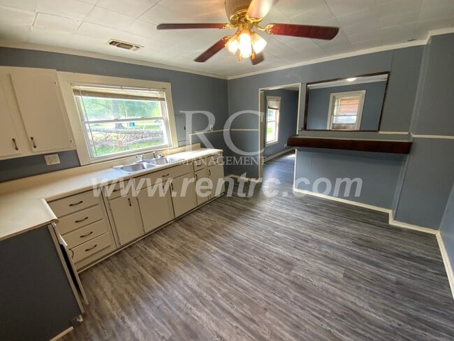 Building Photo - 117 Vance-