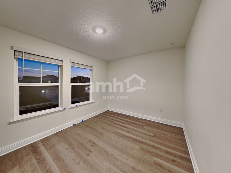 Building Photo - 5958 Sycamore Pl St