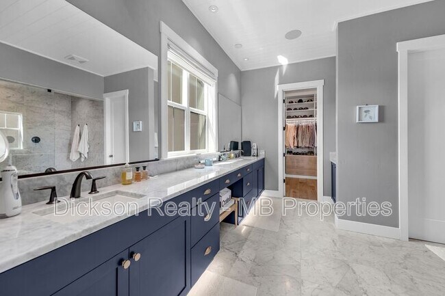 Building Photo - 6120 Triple Crown Dr
