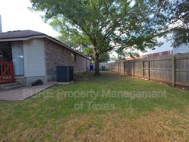 Building Photo - 1406 Bullhill Cove