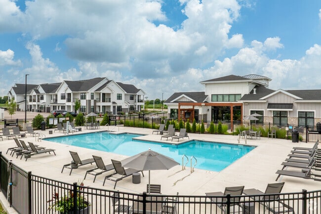 Building Photo - Seasons at North Aurora