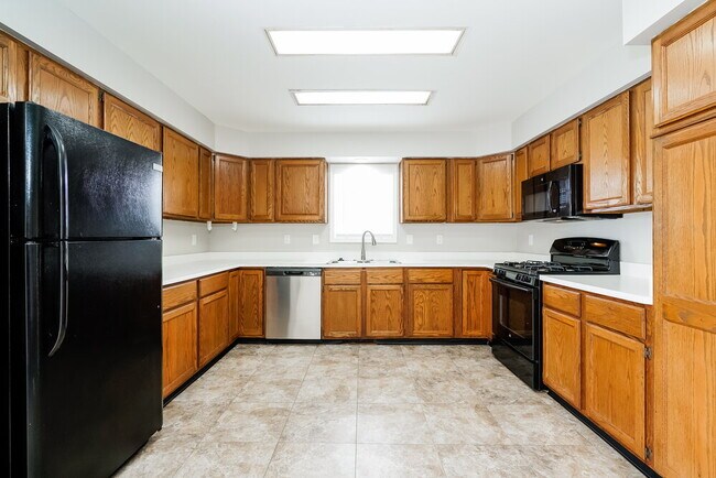 Building Photo - 3266 Sextant Dr