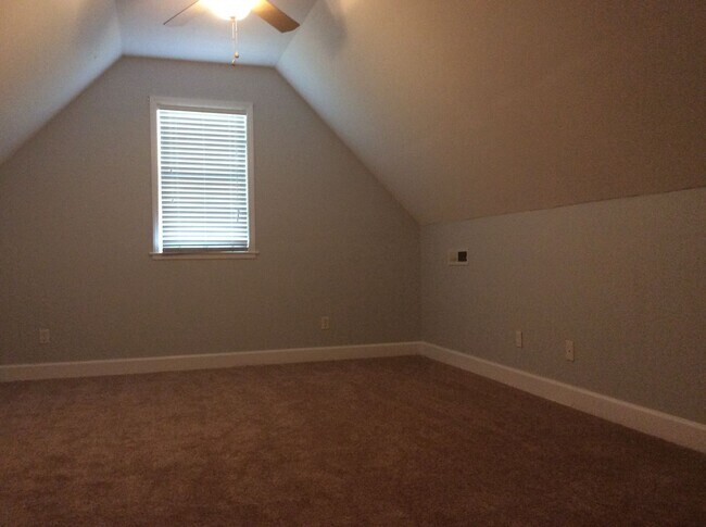 Building Photo - New Bern Family Home 3 bedroom with FROG